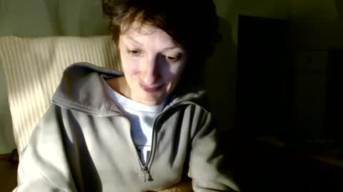 Raluca online show from December 1, 8:09 pm