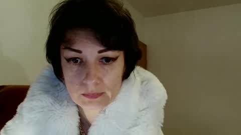 Raluca online show from February 14, 6:59 pm