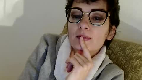 Raluca online show from February 22, 5:33 pm