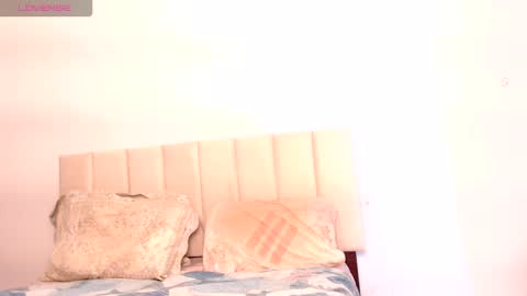 Jennifer online show from February 19, 2:44 am