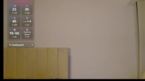 Jennifer online show from April 16, 9:39 pm