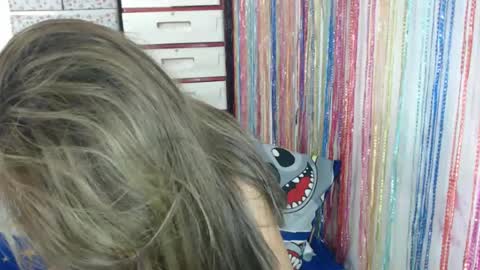 Snapshot of bebelove25 chatting on January 5, 3:22 am bebelove25 online show from January 5, 3:22 am