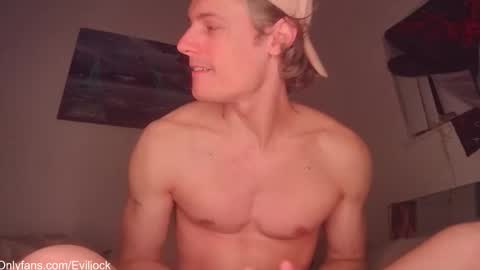 Snapshot of bebexxxdust chatting on March 16, 2:28 am bebe dust online show from March 16, 2:28 am