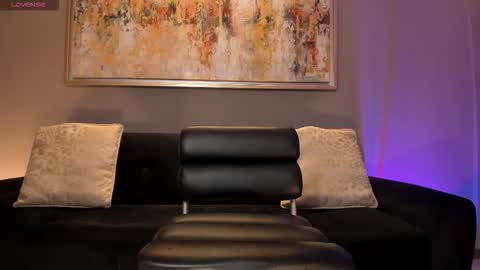 Am Becca online show from October 3, 6:38 pm