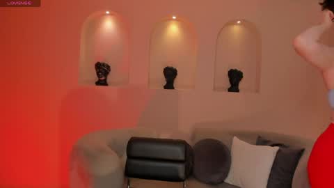 Am Becca online show from April 1, 11:55 am