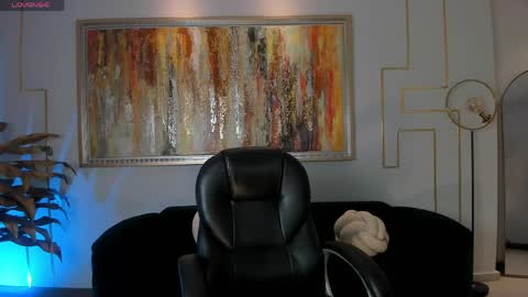 Am Becca online show from April 12, 11:48 am