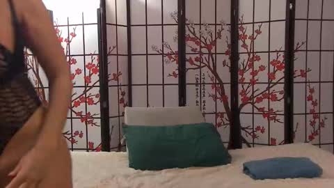 BeccaDelux online show from October 9, 4:54 am