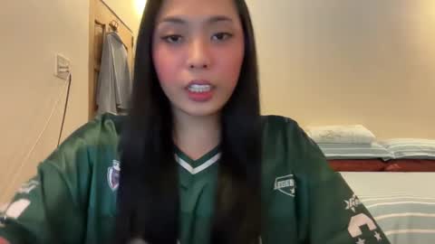 Snapshot of becinapia15 chatting on November 16, 2:06 am becinapia15 online show from November 16, 2:06 am