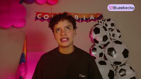 Beecckkkaaa online show from June 25, 1:37 pm