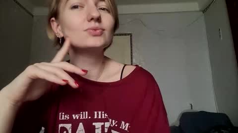 BeckiXJewelX online show from March 19, 11:47 am