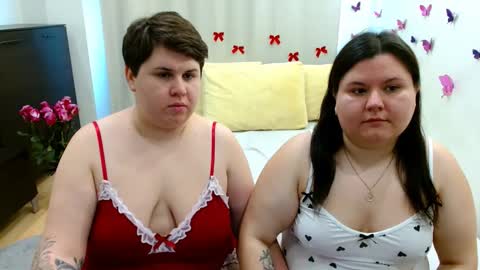 BeckyAndEllen online show from October 13, 9:20 am