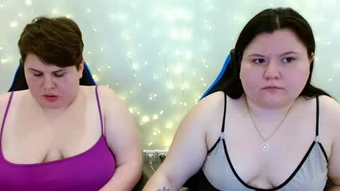 BeckyAndEllen online show from February 1, 11:03 pm