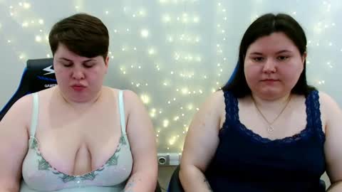 Snapshot of beckyandellen chatting on March 19, 12:53 pm BeckyAndEllen online show from March 19, 12:53 pm