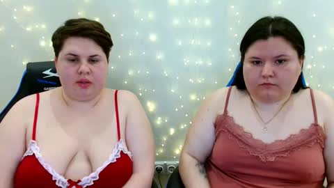 Snapshot of beckyandellen chatting on March 25, 11:00 pm BeckyAndEllen online show from March 25, 11:00 pm