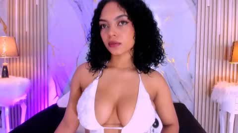 Snapshot of beckyrusso2 chatting on September 28, 1:05 pm B E C K Y online show from September 28, 1:05 pm