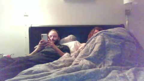 Snapshot of bedbandits chatting on December 7, 10:17 pm Bedbandits69 online show from December 7, 10:17 pm