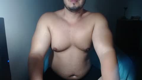 Snapshot of beefypecs_10 chatting on October 15, 4:12 am Criss2fer online show from October 15, 4:12 am