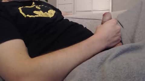 Snapshot of beejee88 chatting on March 25, 9:10 pm beejee88 online show from March 25, 9:10 pm