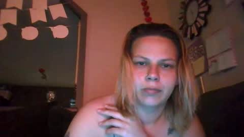 Snapshot of beendoinit680 chatting on May 11, 3:34 am beendoinit680 online show from May 11, 3:34 am