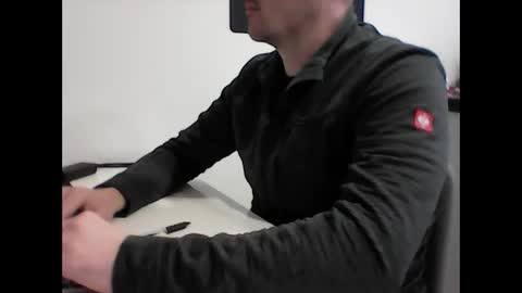 Snapshot of beenee3 chatting on February 20, 6:59 am beenee3 online show from February 20, 6:59 am