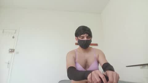 Snapshot of beenishcrossdresser chatting on December 16, 2:22 pm beenishcrossdresser online show from December 16, 2:22 pm