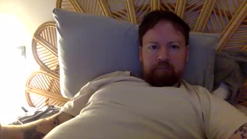 Snapshot of beewolf25 chatting on October 4, 9:57 pm Beewolf online show from October 4, 9:57 pm