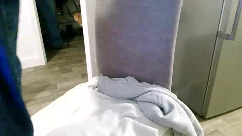 Snapshot of behindcloseddoors39 chatting on November 23, 12:43 am behindcloseddoors8 online show from November 23, 12:43 am