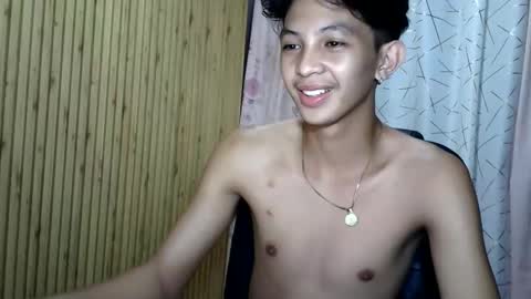 Snapshot of bejjs_08 chatting on February 24, 5:33 pm brandonjames online show from February 24, 5:33 pm