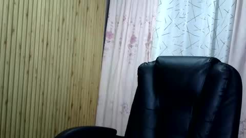 Snapshot of bejjs_08 chatting on March 1, 9:06 pm brandonjames online show from March 1, 9:06 pm