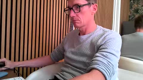 SexFriendFrance online show from November 7, 9:42 am