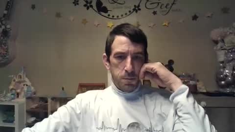 Snapshot of belgianboy33 chatting on February 16, 2:29 am Dreamcock online show from February 16, 2:29 am