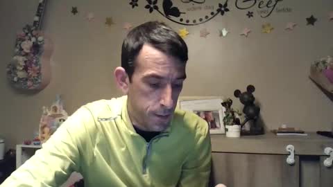 Snapshot of belgianboy33 chatting on April 14, 2:50 am Dreamcock online show from April 14, 2:50 am