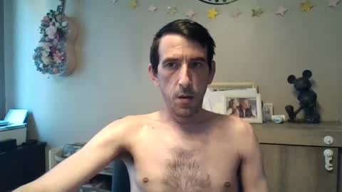 Snapshot of belgianboy33 chatting on June 19, 7:34 am Dreamcock online show from June 19, 7:34 am