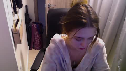 Snapshot of belindaacosta chatting on December 11, 5:15 pm Belinda online show from December 11, 5:15 pm