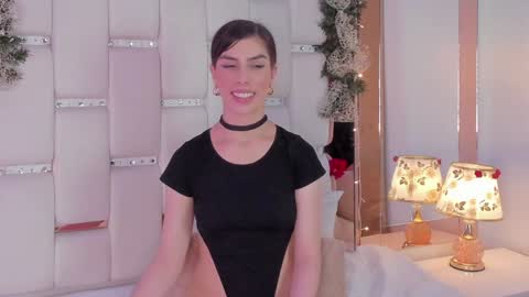 Snapshot of belindareyes chatting on December 4, 4:54 am Bel  online show from December 4, 4:54 am