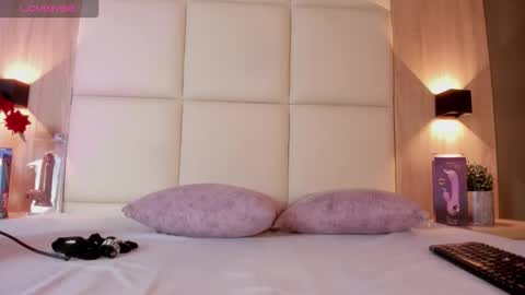Bella cam online show from March 28, 7:24 pm