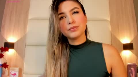 Snapshot of bella1207 chatting on July 11, 12:30 pm Bella cam online show from July 11, 12:30 pm