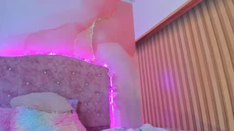 Snapshot of bella__sweets chatting on March 8, 1:06 am Melanie online show from March 8, 1:06 am