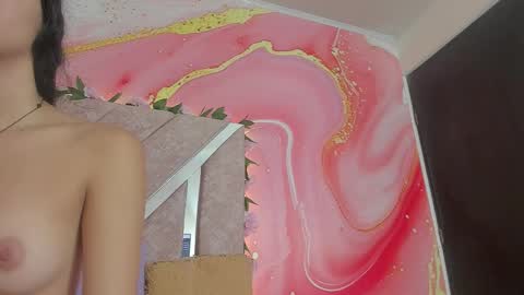 Snapshot of bella__sweets chatting on January 17, 10:42 am Melanie online show from January 17, 10:42 am