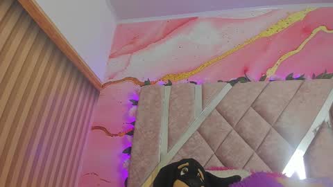 Snapshot of bella__sweets chatting on February 11, 10:31 am Melanie online show from February 11, 10:31 am