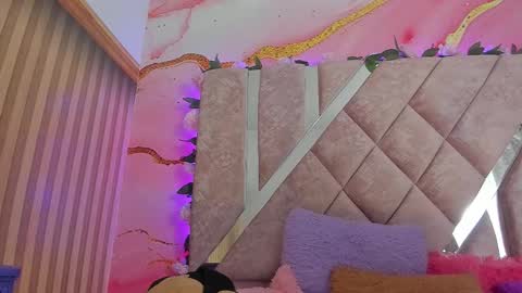 Snapshot of bella__sweets chatting on February 26, 10:25 am Melanie online show from February 26, 10:25 am