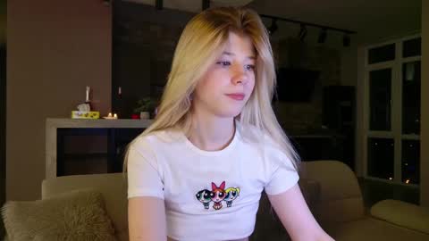 Bella online show from March 8, 2:12 am