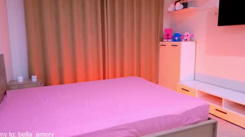 Bella online show from November 21, 8:18 pm