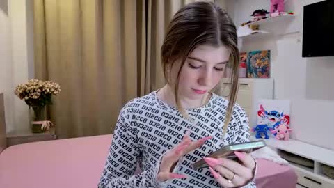 Bella online show from March 10, 8:25 pm