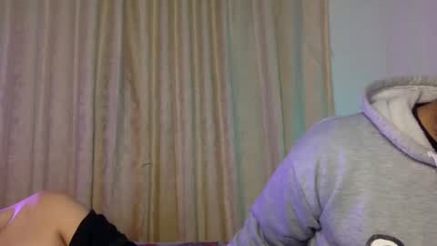 bella_and_koko online show from February 22, 10:52 pm