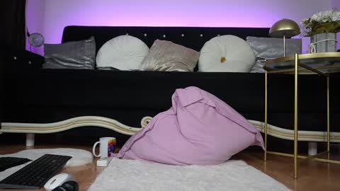 Emma  Bella online show from February 28, 11:34 pm