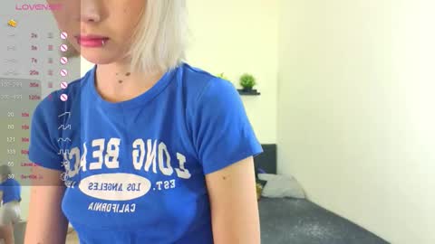 Snapshot of bella_boni chatting on December 16, 7:13 am Sofia online show from December 16, 7:13 am