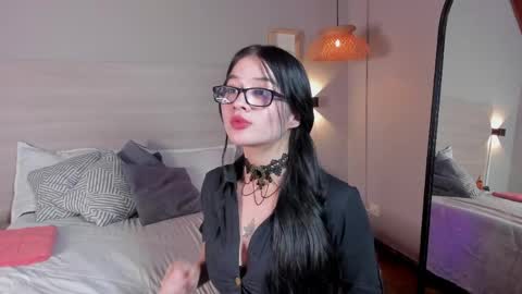 Bella Corbin   online show from May 15, 9:11 pm