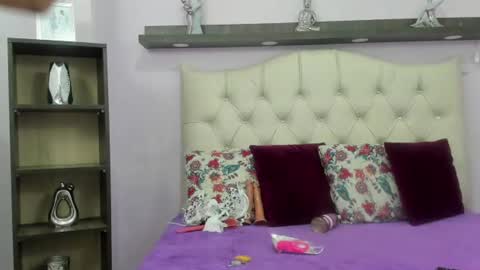 bella_ebony19 online show from June 23, 11:19 am