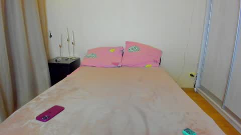 Snapshot of bella_foryou chatting on December 28, 12:57 am NastyaThere are legends that in this room all your wishes can come true  Private is Open online show from December 28, 12:57 am